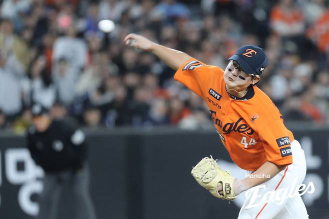 한화이글스 김서현이 혼신의 힘을 다해 공을 뿌리고 있다. 사진=한화이글스