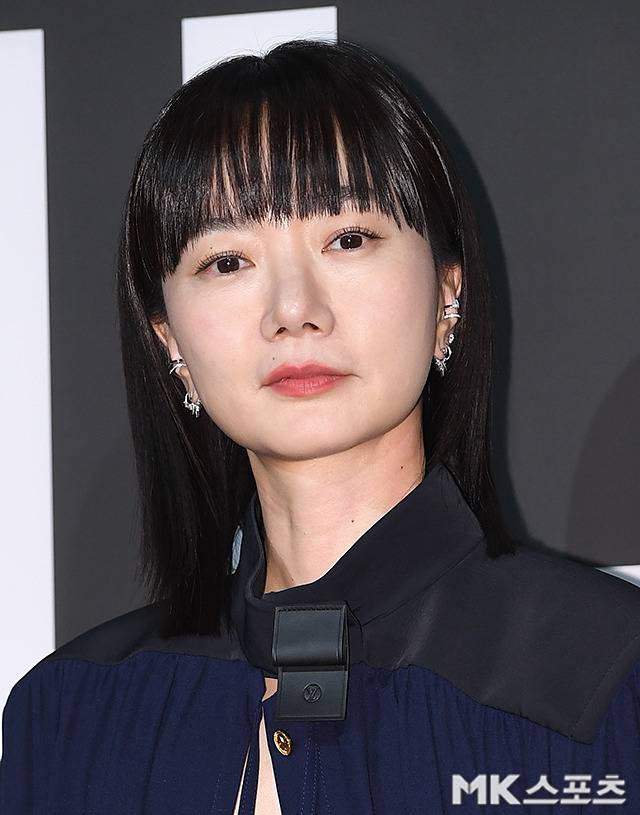 배두나는 이날 ‘패셔너블’이라는 단어의 의미를 새롭게 정의하며 현장을 압도했다. 사진=천정환 기자