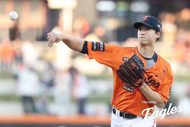 엄상백은 25일 대전 KT전에서 아쉽게 승리를 챙기지 못했다. 사진=한화 제공