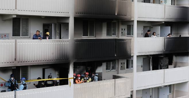 관악구 봉천동 아파트 화재 현장. 연합뉴스