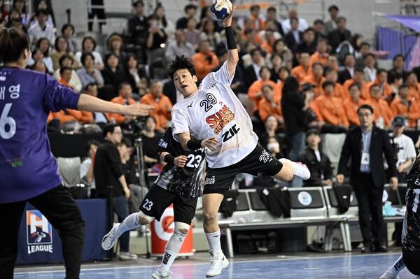 에스케이의 유소정. 한국핸드볼연맹 제공