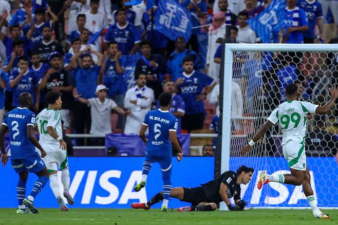 피르미누(알아흘리)가 선제골을 터뜨리고 있다. 사진=AFPBB NEWS