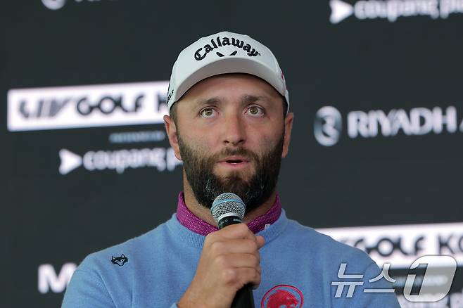 리브 골프 코리아에 나서는 레기온 13의 존 람이 30일 오전 인천 연수구 잭니클라우스 골프클럽 미디어센터에서 기자회견을 하고 있다. 2025.4.30/뉴스1 ⓒ News1 박정호 기자