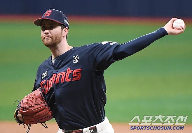 29일 서울 고척스카이돔에서 열린 롯데-키움전. 선발투수 반즈가 투구하고 있다. 고척=정재근 기자 cjg@sportschosun.com/2025.4.29/