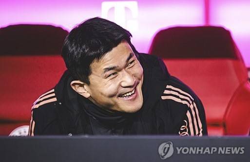 유럽 축구 이적시장 전문가 파브리치오 로마노는 30일(한국시간) 자신의 사회관계망서비스(SNS)를 통해 독점으로 바이에른 뮌헨 센터백 에릭 다이어가 프랑스 리그1 클럽 AS모나코와 계약을 마쳤다고 보도했다. 로마노 기자에 따르면 잉글랜드 수비수 다이어는 다가오는 여름 자유계약(FA) 신분으로 모나코에 합류해 2028년 6월까지 유효한 계획을 체결할 예정이다. 뮌헨은 다이어가 떠나면 요나탄 타(바이엘 레버쿠젠) 영입을 고려하고 있다. 연합뉴스