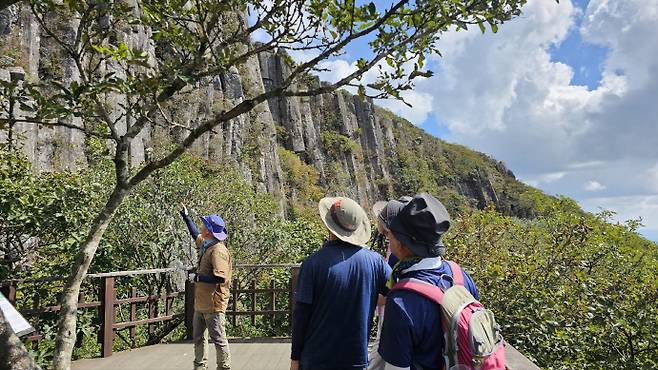 유네스코 세계지질공원 무등산 답사 프로그램 운영 장면./광주시 제공