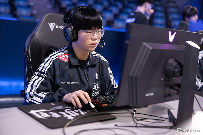 LCK 데뷔전 치른 '레이지필' 쩐 바오 민.