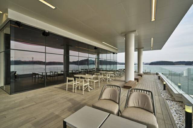 스타벅스 목포해안로점 테라스 전경