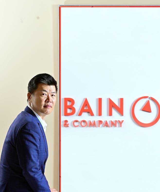 최정수 베인앤드컴퍼니 대표 파트너는 제조업 위기 극복을 위해 객관적으로 사업을 진단하는 ‘관찰자 시점’으로 포트폴리오를 바라봐야 한다고 강조했다. 사진=김기남 기자