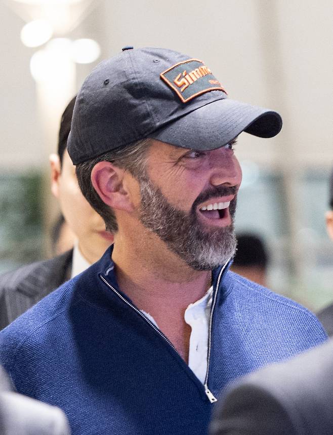 출국하는 트럼프 주니어. 공동취재사진