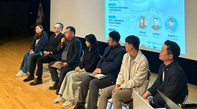 최백준 틸론 대표(맨 오른쪽)가 패널석에서 발표를 듣고 있다.