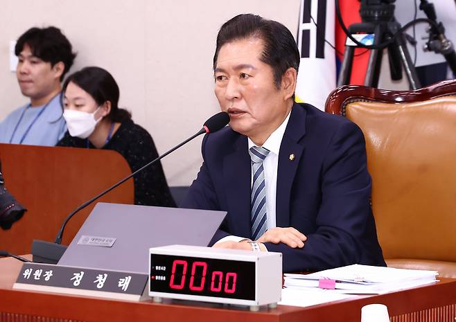 정청래 법제사법위원장이 2일 오전 서울 여의도 국회에서 열린 법제사법위원회 전체회의에서 발언하고 있다. /뉴스1