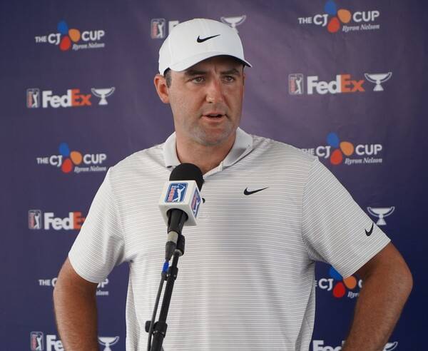 2025년 미국프로골프(PGA) 투어 더 CJ컵 바이런 넬슨 대회에 출전한 세계랭킹 1위 스코티 셰플러가 1라운드 경기 후 인터뷰하는 모습이다. 사진제공=CJ그룹