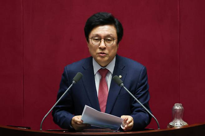 박형수 국민의힘 원내수석부대표가 지난 4월15일 서울 여의도 국회에서 열린 제424회 국회(임시회) 제3차 본회의에서 의사진행발언을 하며 우원식 국회의장을 규탄하고 있다./사진제공=뉴시스