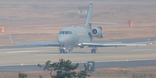 한국 공군 백두 정찰기가 활주로에 착륙해서 이동하고 있다. 세계일보 자료사진