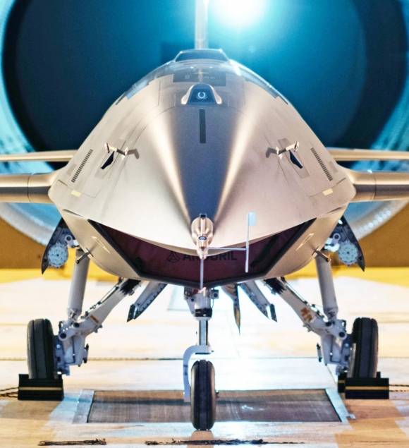 YFQ-44A 무인전투시제기에는 비행 시험의 자료수집을 위한 탐침이 설치돼 있다. 출처=미 공군