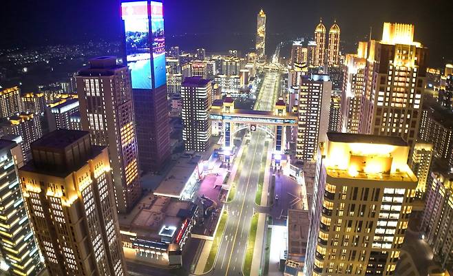 5만 세대 주택 건설 5개년 계획에 따라 준공을 앞둔 평양시 화성지구 3단계 구역. ⓒ평양 조선중앙통신