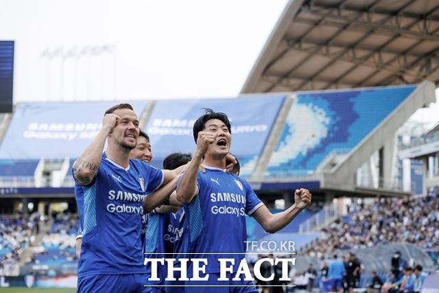 '위닝 멘털리티'를 회복한 수원삼성은 4일 충북 청주와 '하나은행 K리그2' 10라운드 원정 경기에서 시즌 첫 3연승을 노리고 있다./K리그