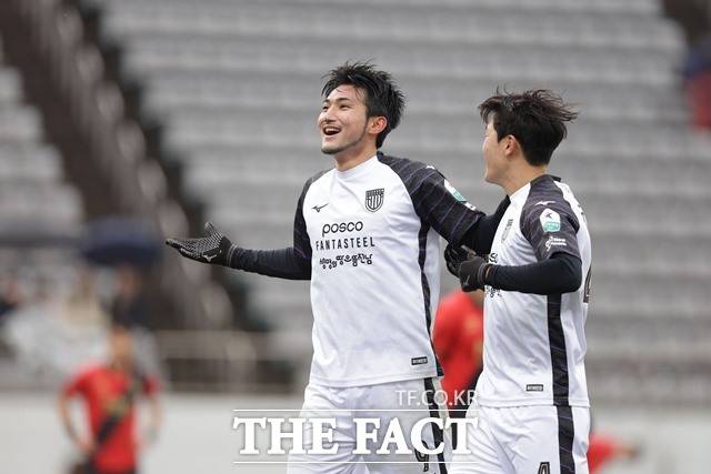 조용하지만 강한 '2위'를 달리고 있는 전남 선수들./K리그