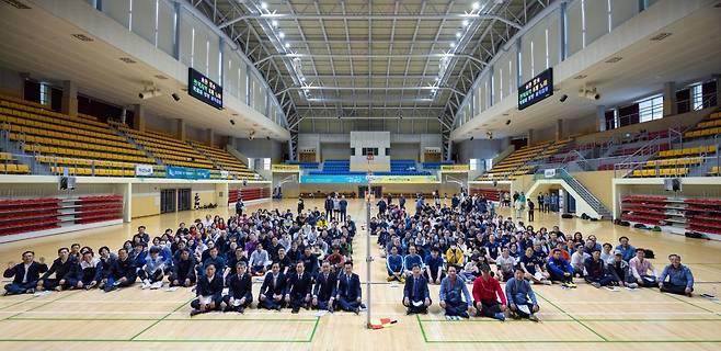 예장통합 전북지역 목회자 부부 체육대회가 지난 1일 전북 부안스포츠파크에서 열렸다. 목회자 부부들은 다양한 종목에 참여하며 건강을 다지고, 노회 내 교류와 친목을 도모하는 뜻깊은 시간을 가졌다.