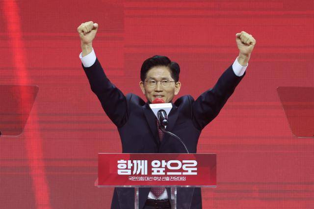 3일 경기 고양시 킨텍스에서 열린 국민의힘 대선 후보 선출 전당대회에서 대선 후보로 선출된 김문수 전 고용노동부 장관이 후보 수락연설을 하고 있다. 고양=뉴시스