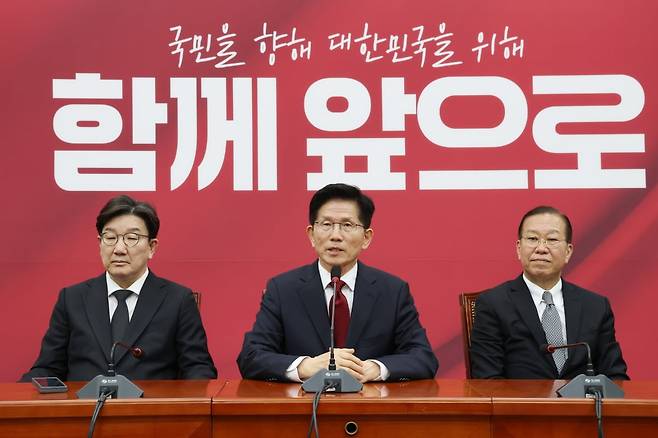 김문수 국민의힘 대통령 후보가 4일 오전 서울 여의도 국회에서 열린 선거대책위원회 회의에 참석해 발언하고 있다. 사진=뉴스1