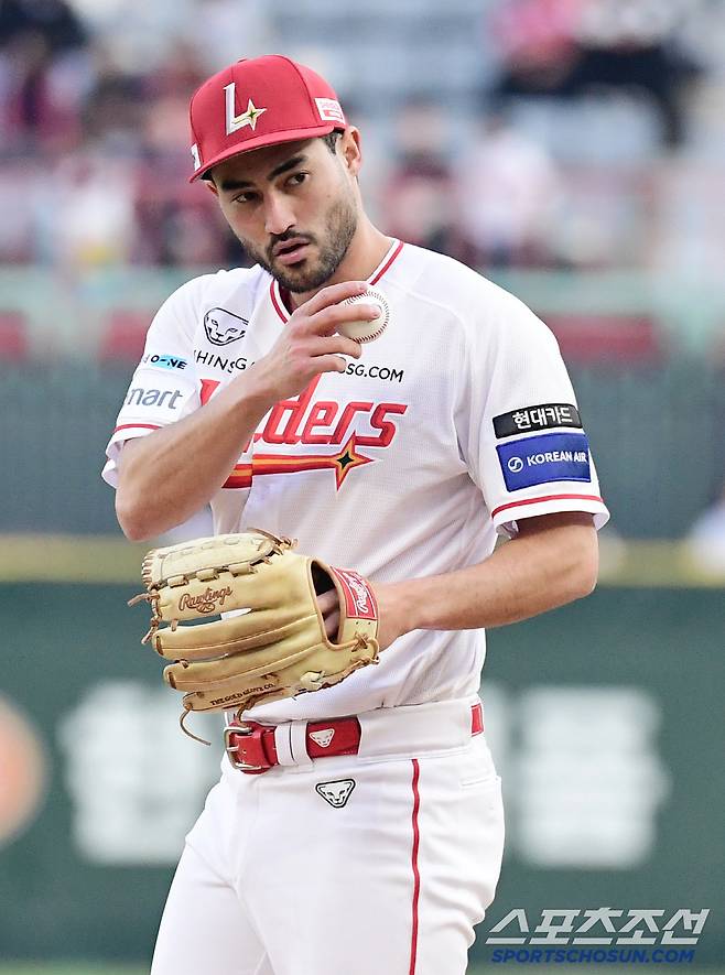 29일 인천 SSG랜더스필드에서 열린 KBO리그 SSG와 삼성의 경기. 선발 투구하고 있는 SSG 화이트. 인천=송정헌 기자songs@sportschosun.com/2025.04.29/