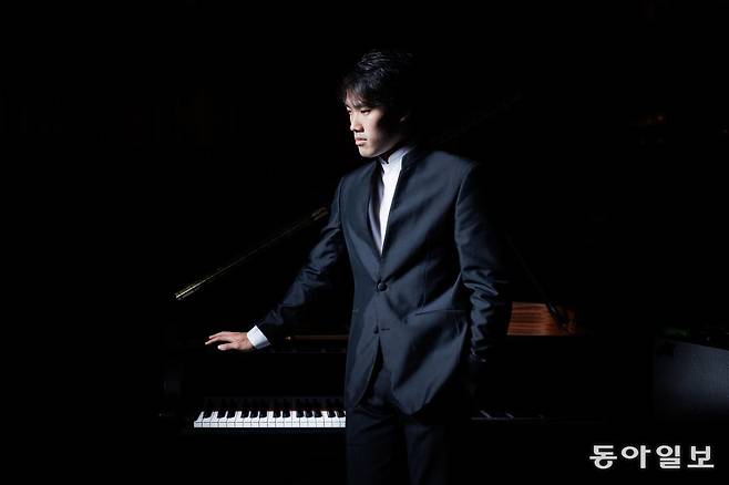 2021년 쇼팽 국제 피아노 콩쿠르 우승자인 캐나다 피아니스트 브루스 리우.