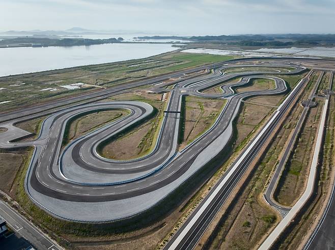 한국타이어앤테크놀로지의 주행시험장 ‘한국테크노링’.한국타이어앤테크놀로지
