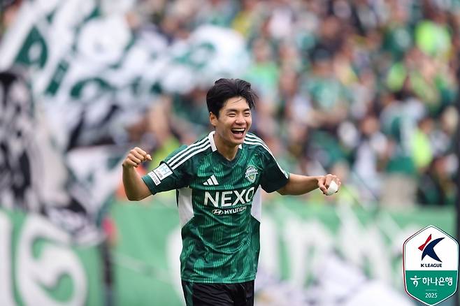 선제골 후 기뻐하는 전진우(한국프로축구연맹 제공)