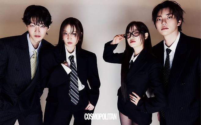 (최현준)슈트 셋업, 타이 모두 Heon Kim. 셔츠 Cos. (윤소희)슈트 셋업 H&M. 귀고리 Ferragamo. 셔츠, 타이 스타일리스트 소장품. (츄)점프슈트 Michael Kors Collection. 안경 Gentle Monster. 셔츠, 타이, 스타킹 스타일리스트 소장품. (정현규)슈트 셋업, 셔츠, 타이 모두 Heon Kim.