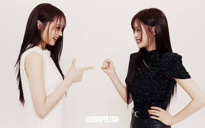 (윤소희)미니드레스 Self-portrait. (츄)톱, 레더 스커트 모두 Self-portrait.