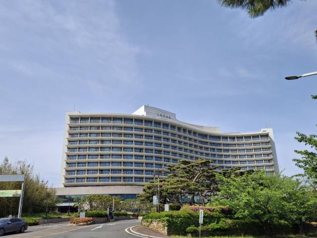 경주의 5성 호텔 라한셀렉트. 아시아태평양경제협력체(APEC) 정상회의에 참석하는 주요국 정상이 이곳에 숙박할 것으로 예상된다. 이경운 기자