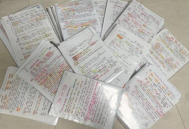 이은영 롯데홈쇼핑 쇼호스트가 매번 홈쇼핑 진행을 위해 준비하는 필기 자료.