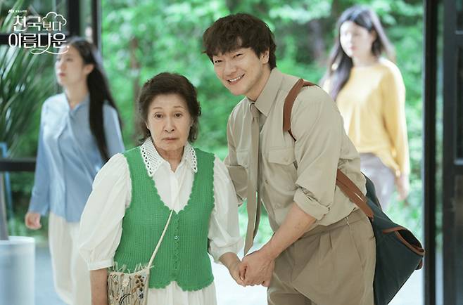 ‘천국보다 아름다운’ 김혜자, 손석구. 사진| JTBC