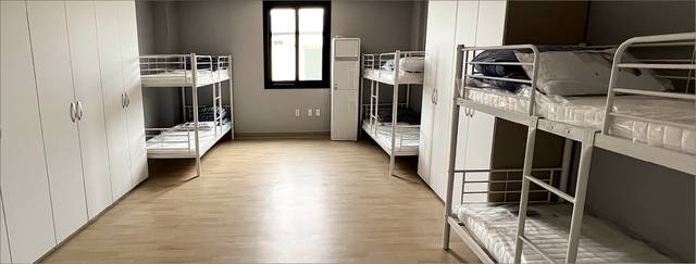 전남 강진 도암농협이 경제사업소를 리모델링해 4월말 문을 연 ‘농업인 근로자 숙소’. 올해 공공형 계절근로제에 참여하는 베트남 근로자 20명이 이곳에서 숙식을 한다. 도암농협