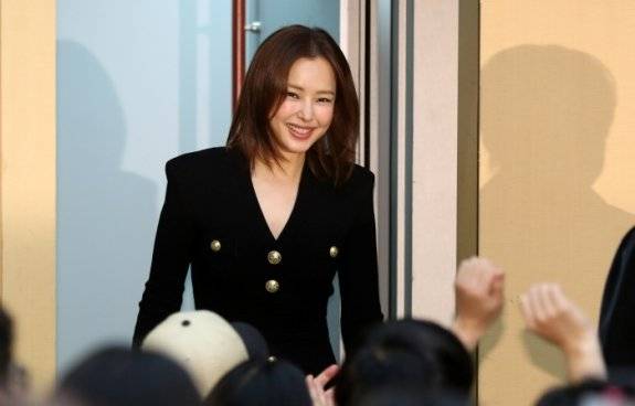 서울지방국세청은 2024년 9월 배우 이하늬 씨와 그의 1인 기획사인 호프프로젝트를 상대로 세무조사를 진행해 소득세 등 60억 원에 달하는 세금을 추징했다. 뉴시스