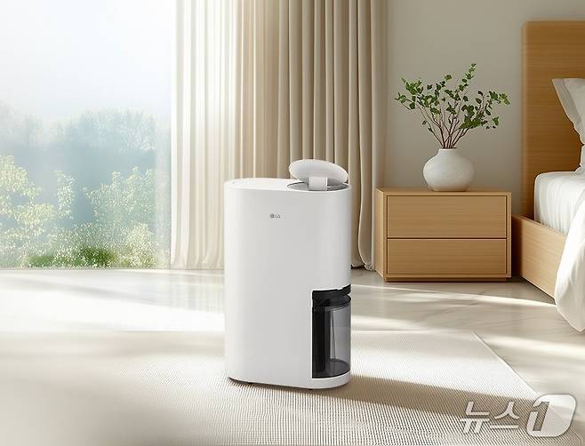 LG 휘센 오브제컬렉션 제습기 25년형 신제품(LG전자 제공). ⓒ 뉴스1