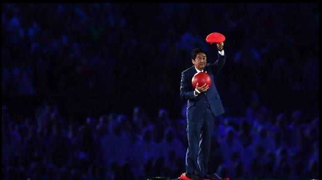 슈퍼마리오로 변신한 아베 신조 전 총리_출처 국제올릭픽위원회