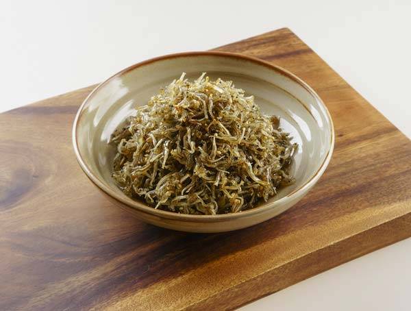 멸치는 조리법이나 영양 균형에 따라 섭취한 칼슘이 제대로 활용되지 못할 수 있다./사진=클립아트코리아