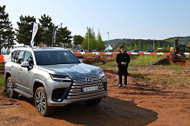 최근 보령에서 진행된 보령·AMC 국제 모터 페스티벌 현장에 LX 오프로드 체험 프로그램을 담당한 구준학 대표