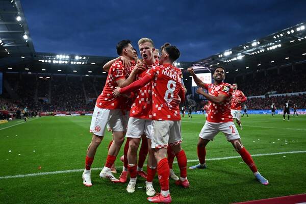 ▲ 마인츠는 보훔에 4-1로 이기며 6위로 올라섰다. 레버쿠젠과의 최종전에서 승리하면 유로파 컨퍼런스리그(UECL) 출전권 확보 가능성이 커진다. 산술적으로는 유로파리그(UEL) 출전권 가능성도 열려 있다. ⓒ연합뉴스/AFP/AP/REUTERS