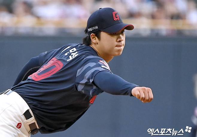 롯데 투수 이민석은 11일 수원KT위즈파크에서 열린 '2025 신한 SOL Bank KBO 리그' KT와 더블헤더 2경기에서 선발 등판했다. 6이닝 1실점으로 퀄리티스타트 호투를 선보여 눈길을 끌었다. 엑스포츠뉴스 DB