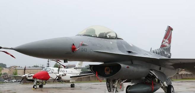 행사서 공개된 미 공군 F-16. 뉴스1