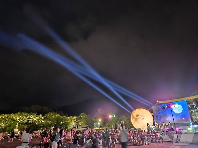 지난해 열린 '영암반딧불이' 축제 (영암곤충박물관 제공. 재판매 및 DB금지) /뉴스1