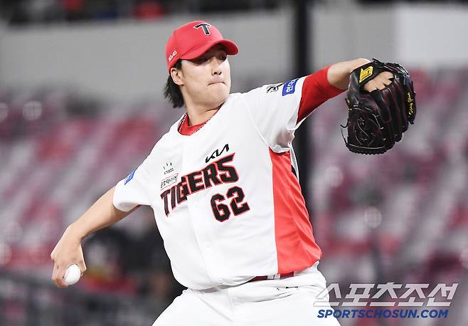 15일 광주 기아 챔피언스필드에서 열린 KT-KIA전. 9회초 정해영이 투구하고 있다. 광주=정재근 기자 cjg@sportschosun.com/2025.4.15/