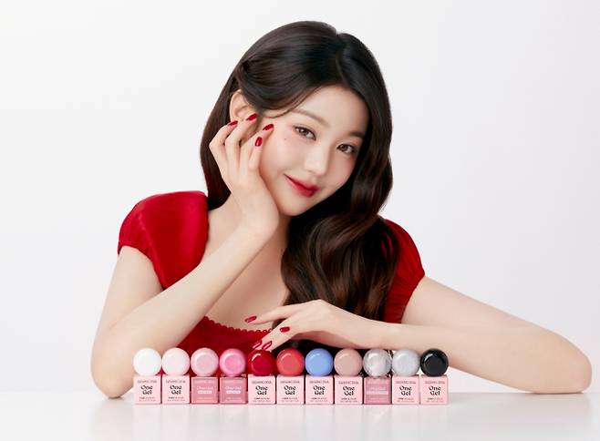 장원영, 명실상부 '광고 퀸 입증'... 데싱디바 모델 발탁/(사진 출처:데싱디바)