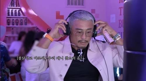 추성훈이 세계 음악 페스티벌 ‘2025 코첼라 밸리 뮤직 앤드 아츠 페스티벌’(이하 코첼라)에 참석한 현장을 담은 유튜브 영상을 공개해 화제를 모으고 있다.