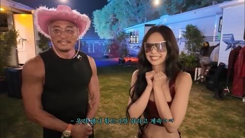 추성훈이 세계 음악 페스티벌 ‘2025 코첼라 밸리 뮤직 앤드 아츠 페스티벌’(이하 코첼라)에 참석한 현장을 담은 유튜브 영상을 공개해 화제를 모으고 있다.