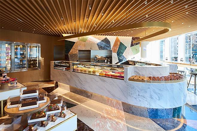 일본 도쿄에 위치한 피에르 에르메 일본점.